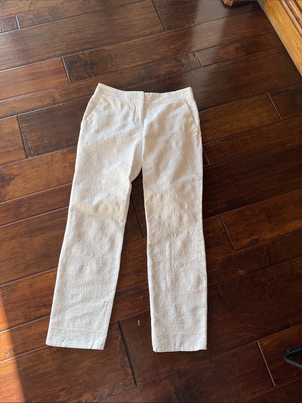 Diane Von Furstenberg Cream Textured cropped pants, great fabric!